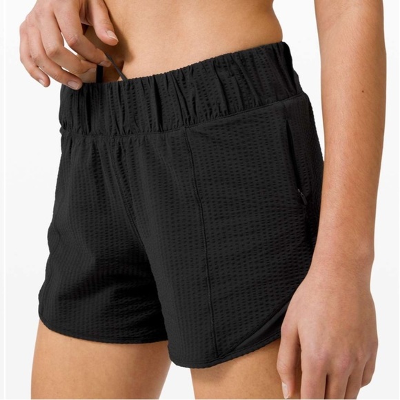 lululemon athletica Pants - Lululemon Hotty Hot Short High-Rise 4" Seersucker Black Waffle